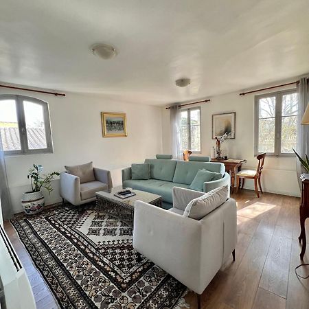 Appartement RÉNOVÉ, vue SUR Palais des Papes, terrasse et WIFI TROISIEME ETAGE à Avignon Extérieur photo