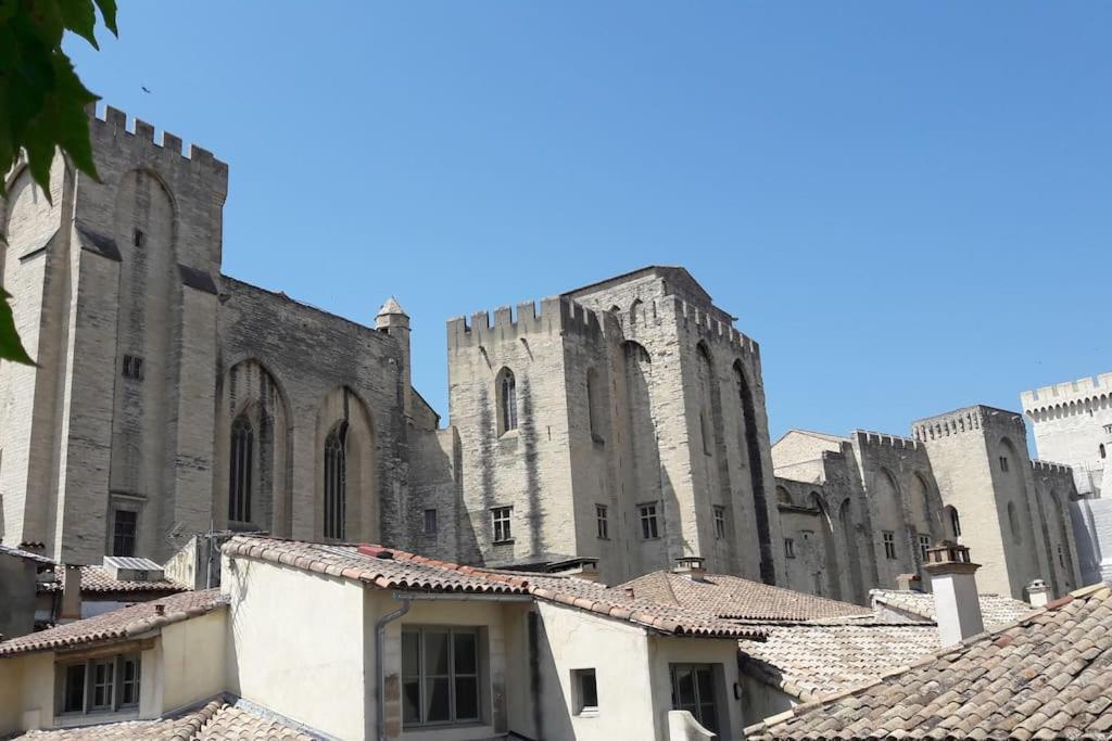 Appartement RÉNOVÉ, vue SUR Palais des Papes, terrasse et WIFI TROISIEME ETAGE à Avignon Extérieur photo