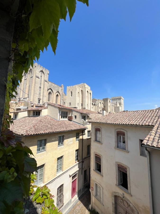 Appartement RÉNOVÉ, vue SUR Palais des Papes, terrasse et WIFI TROISIEME ETAGE à Avignon Extérieur photo