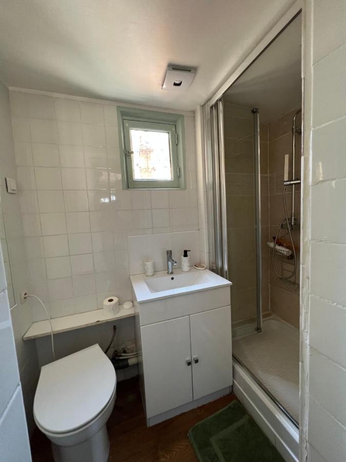 Appartement RÉNOVÉ, vue SUR Palais des Papes, terrasse et WIFI TROISIEME ETAGE à Avignon Extérieur photo