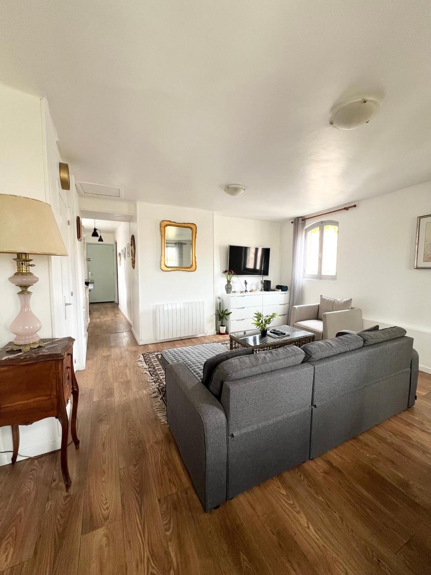 Appartement RÉNOVÉ, vue SUR Palais des Papes, terrasse et WIFI TROISIEME ETAGE à Avignon Extérieur photo