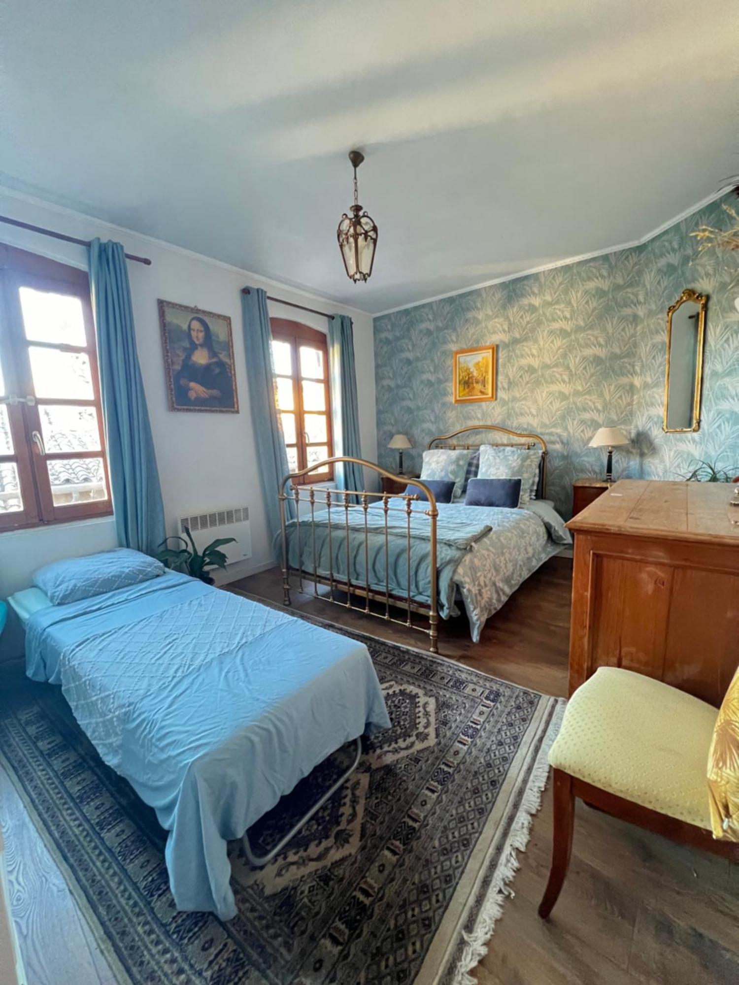 Appartement RÉNOVÉ, vue SUR Palais des Papes, terrasse et WIFI TROISIEME ETAGE à Avignon Extérieur photo