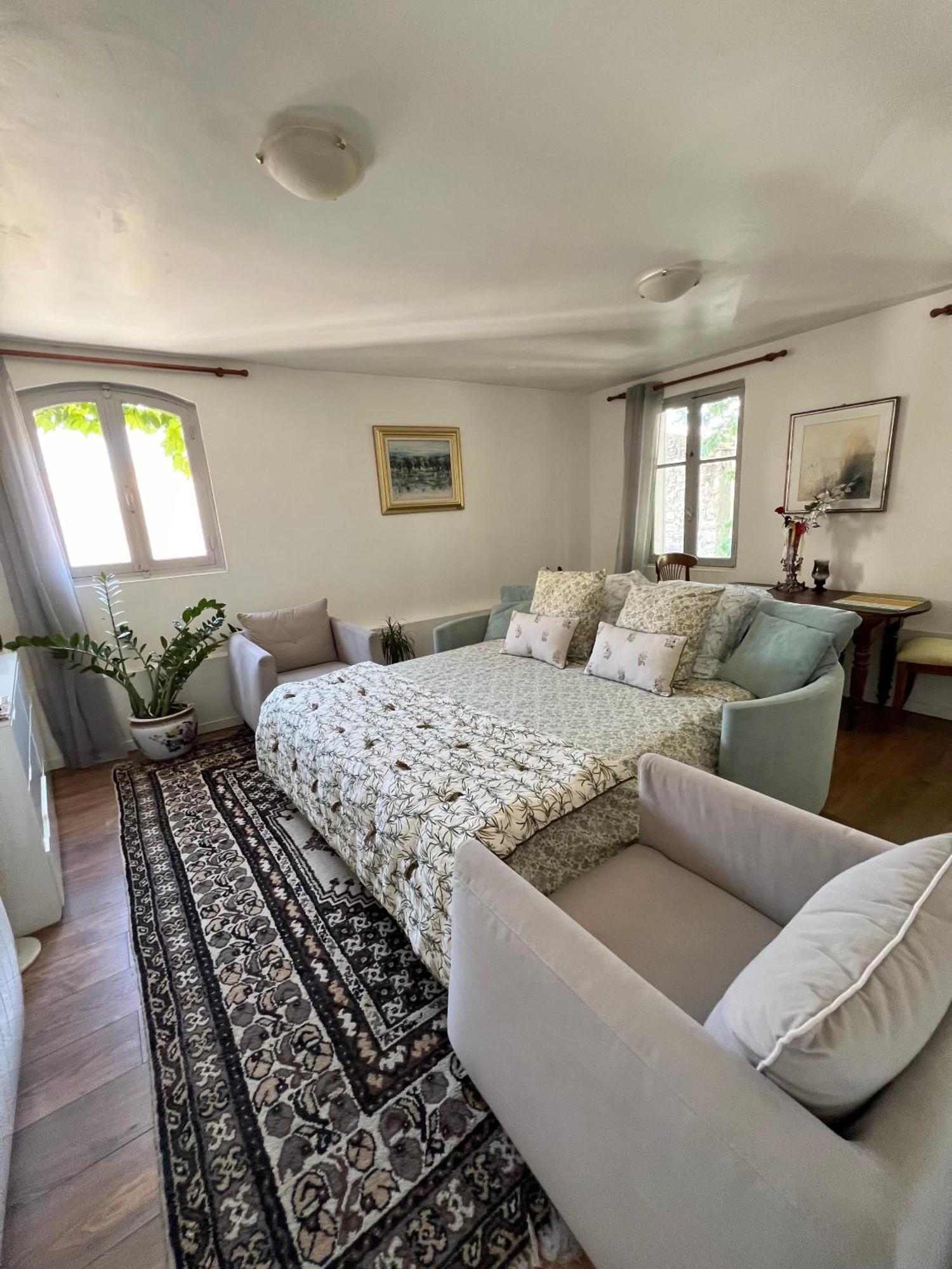 Appartement RÉNOVÉ, vue SUR Palais des Papes, terrasse et WIFI TROISIEME ETAGE à Avignon Extérieur photo